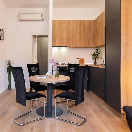 Niko And Sofia'S Apartment Urban Stay Загреб Екстериор снимка