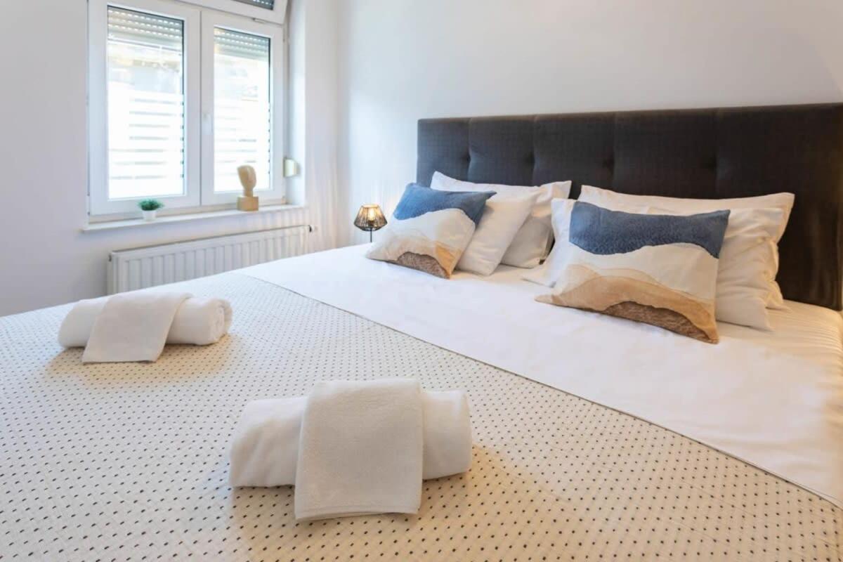 Niko And Sofia'S Apartment Urban Stay Загреб Екстериор снимка