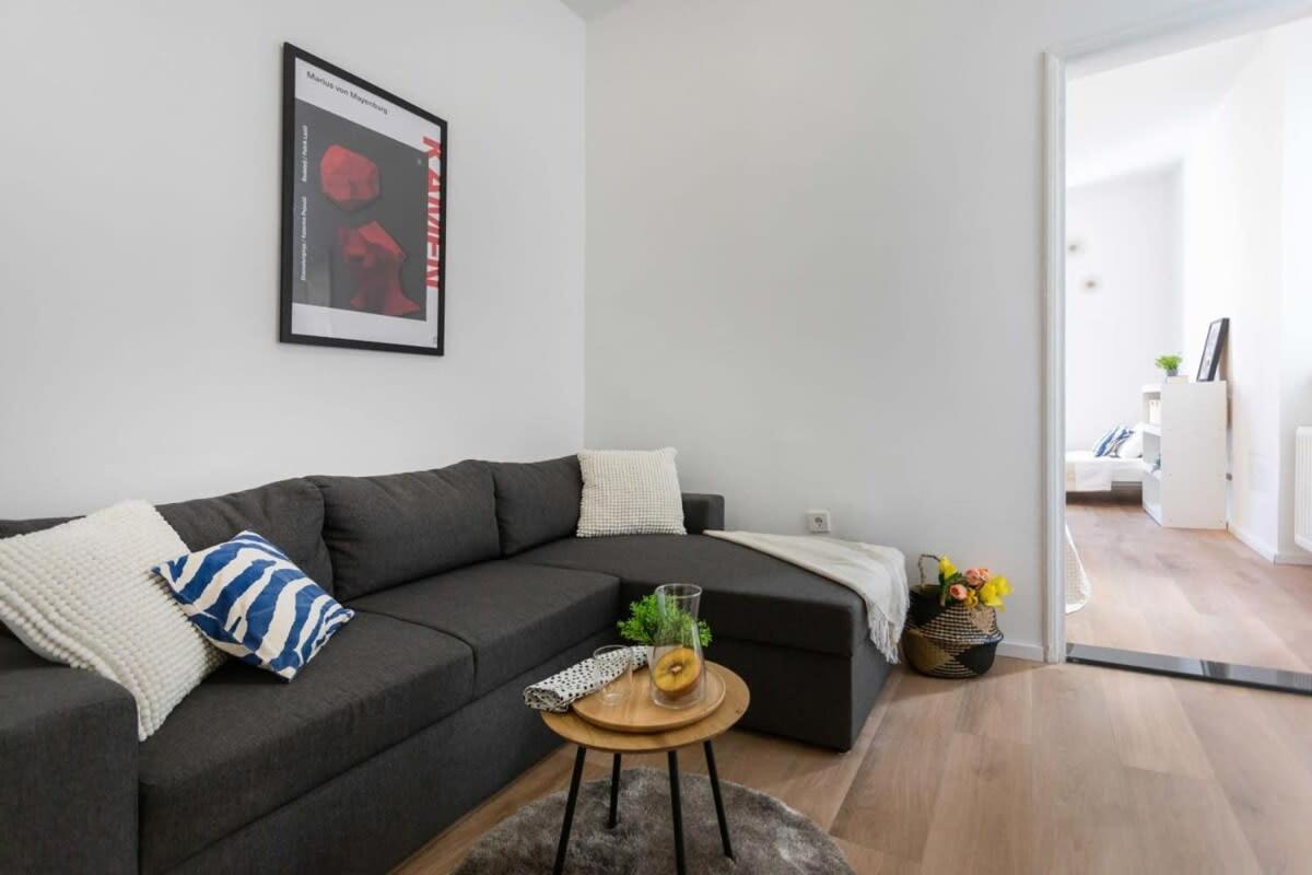 Niko And Sofia'S Apartment Urban Stay Загреб Екстериор снимка