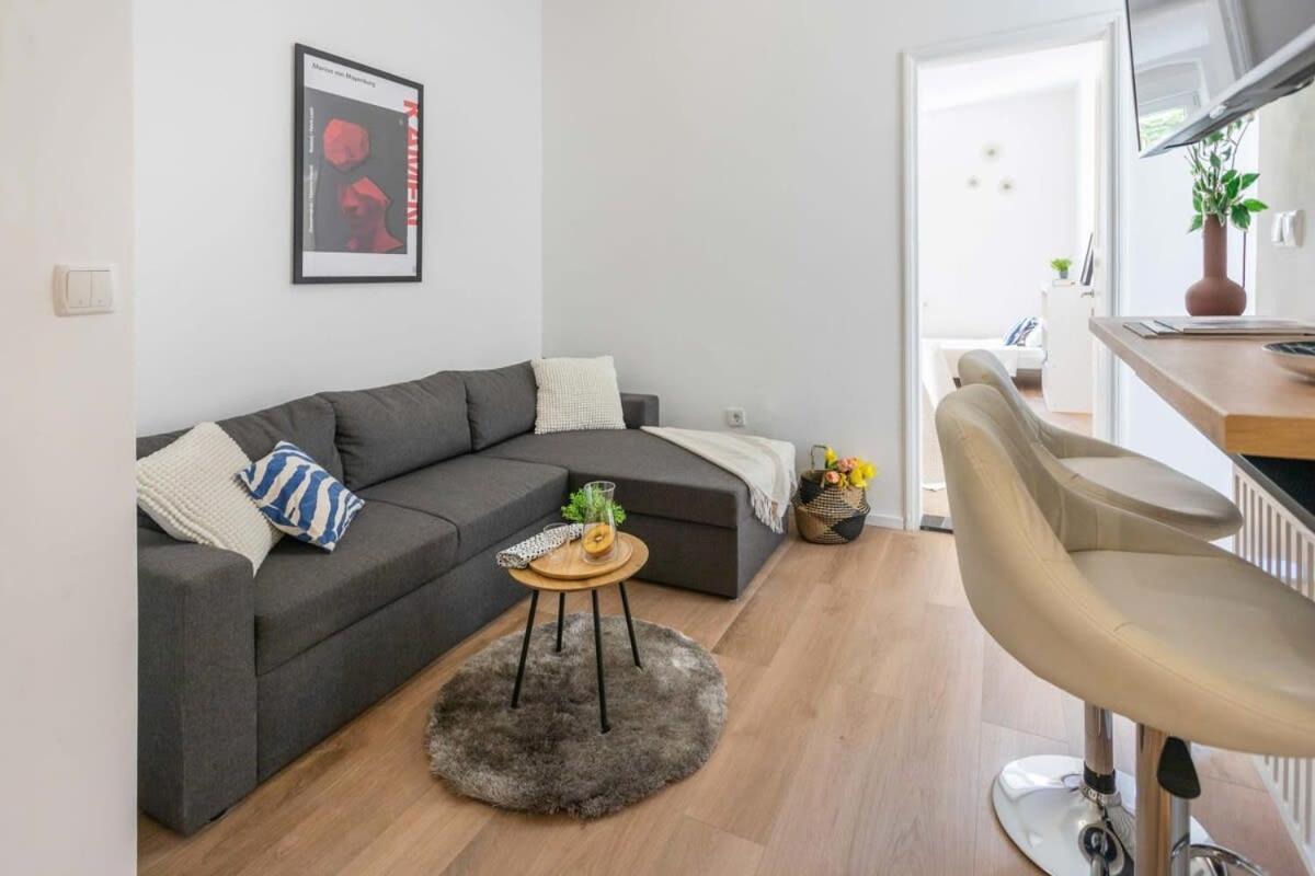 Niko And Sofia'S Apartment Urban Stay Загреб Екстериор снимка