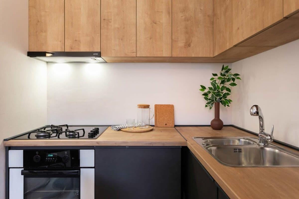 Niko And Sofia'S Apartment Urban Stay Загреб Екстериор снимка