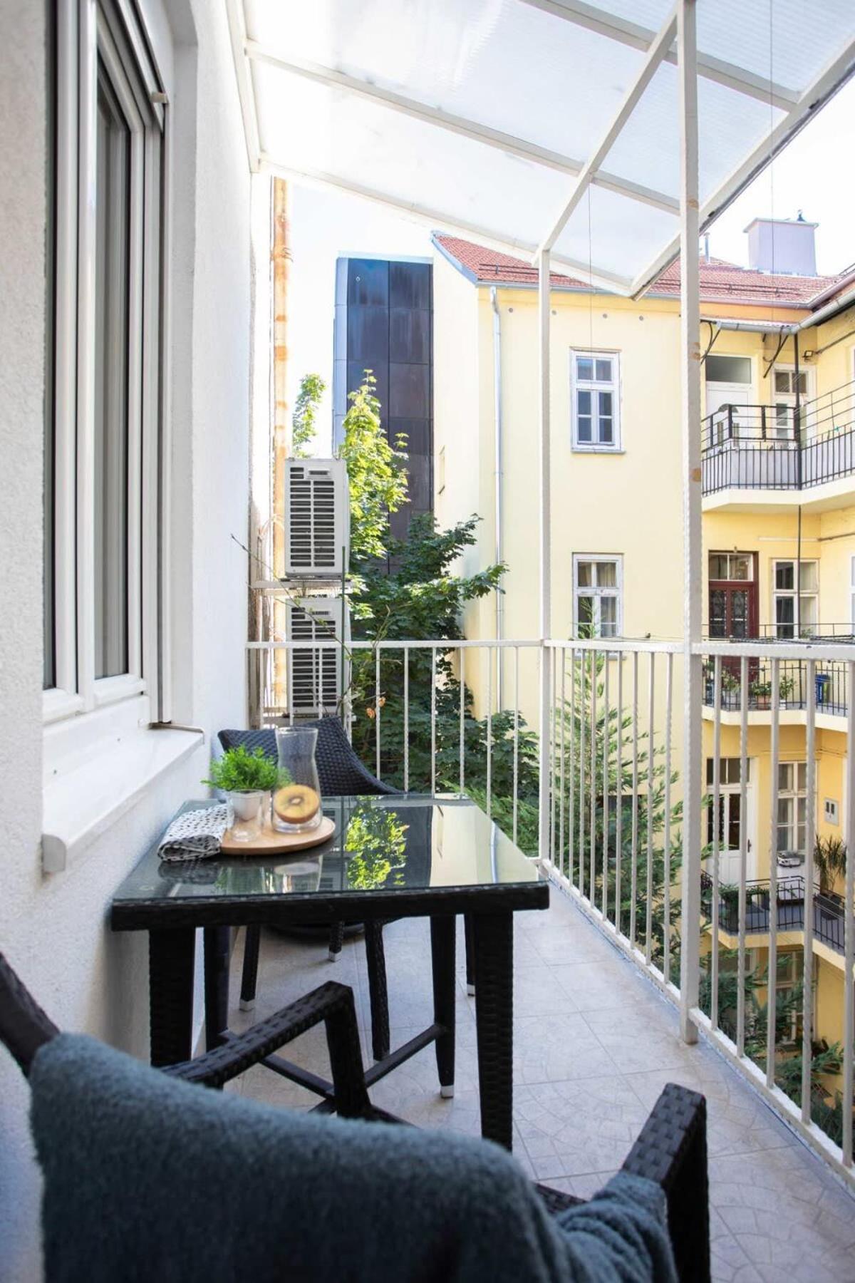 Niko And Sofia'S Apartment Urban Stay Загреб Екстериор снимка