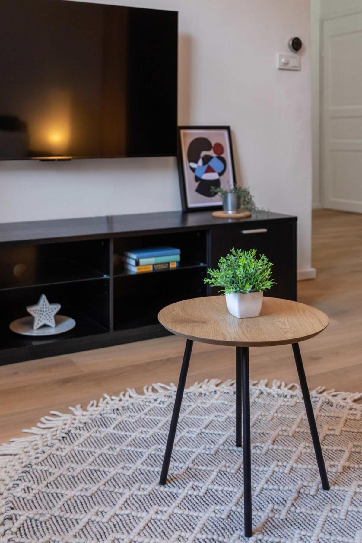 Niko And Sofia'S Apartment Urban Stay Загреб Екстериор снимка